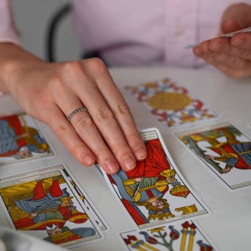 Tu Don Merece un Escaparate Digital de Alta Frecuencia: La Revolución de GuiaTarotEspaña.es